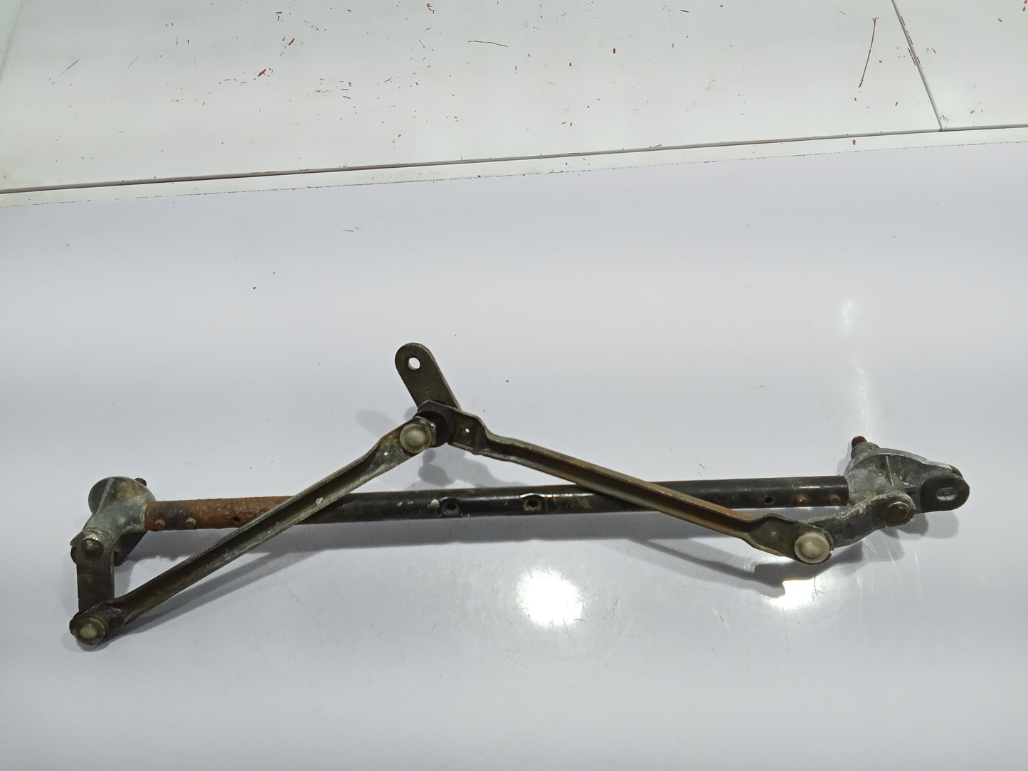 Chevrolet Optra 1.6 2003 Wiper Linkage GENUINE ORIGINAL SURPLUS