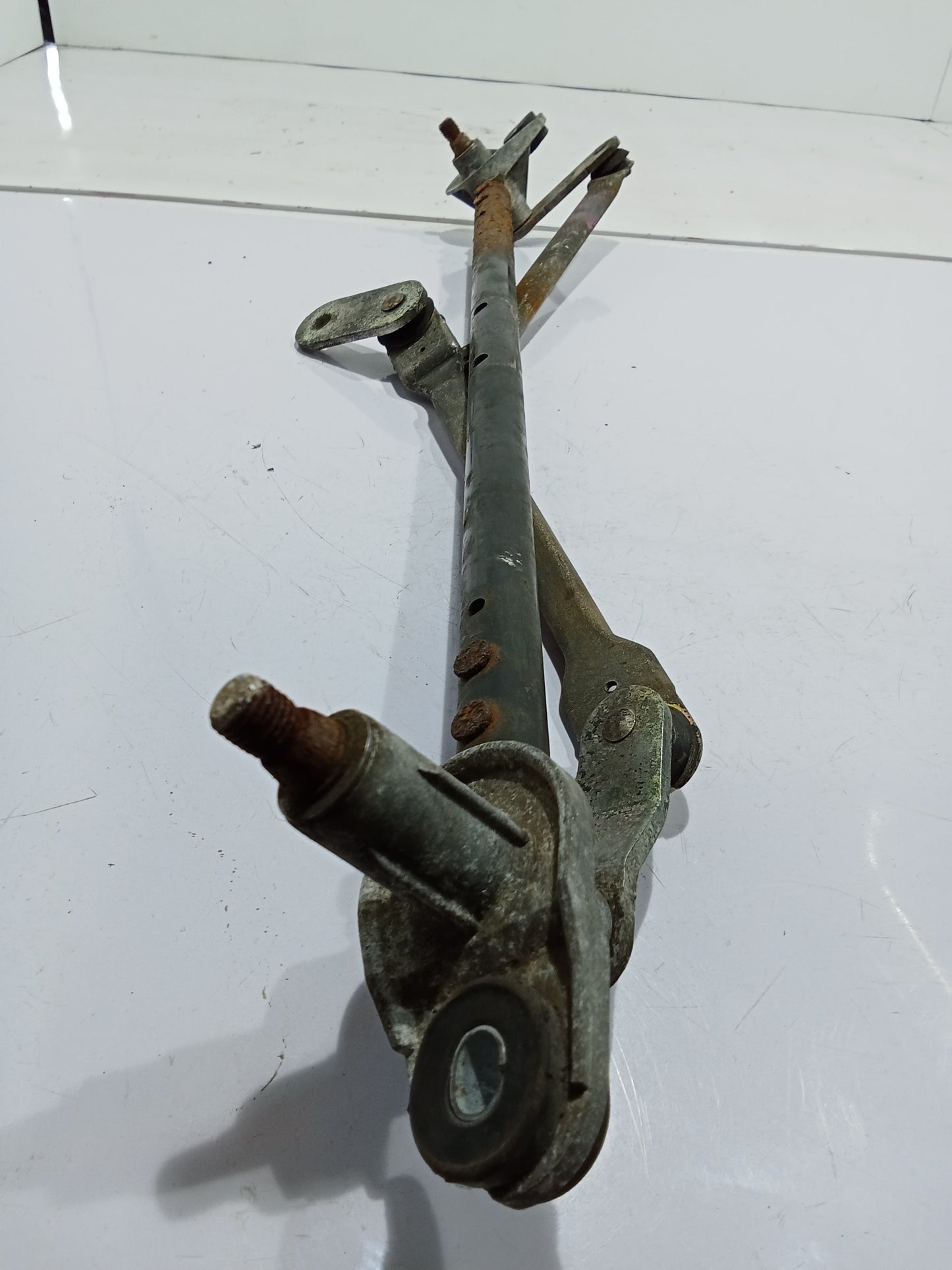 Chevrolet Optra 1.6 2003 Wiper Linkage GENUINE ORIGINAL SURPLUS