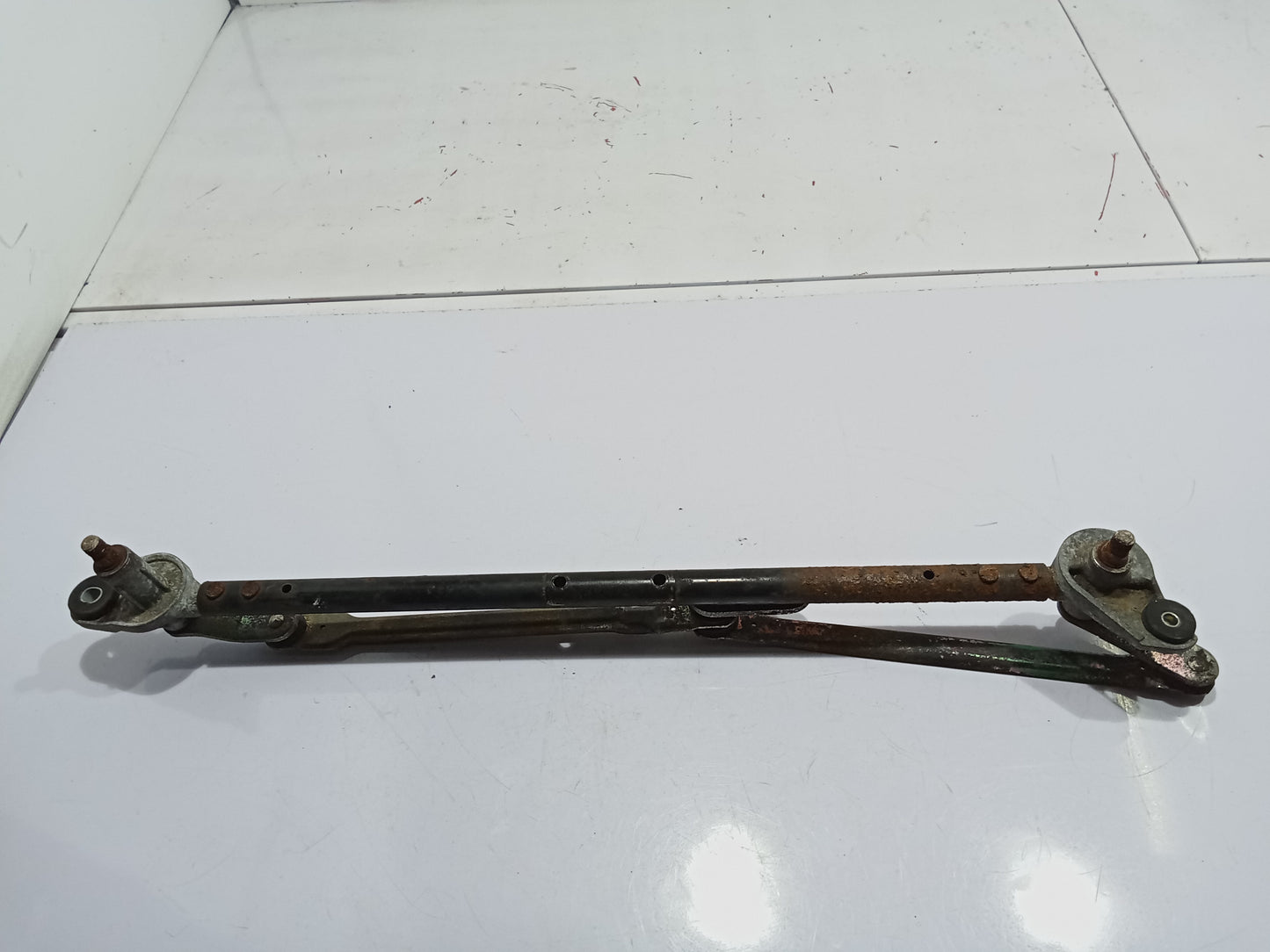 Chevrolet Optra 1.6 2003 Wiper Linkage GENUINE ORIGINAL SURPLUS