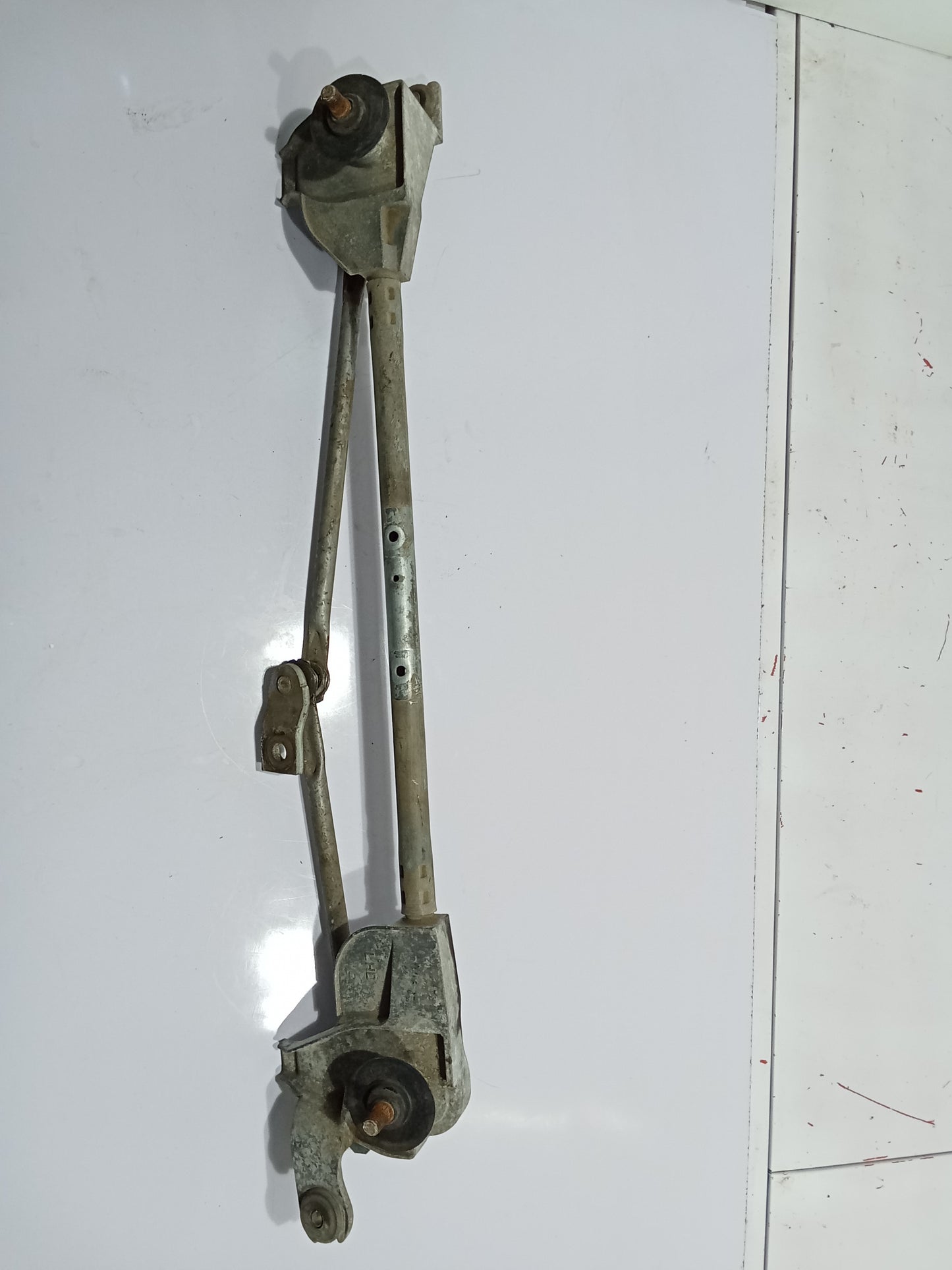 Nissan Navara 2004 Gas Wiper Linkage GENUINE ORIGINAL SURPLUS