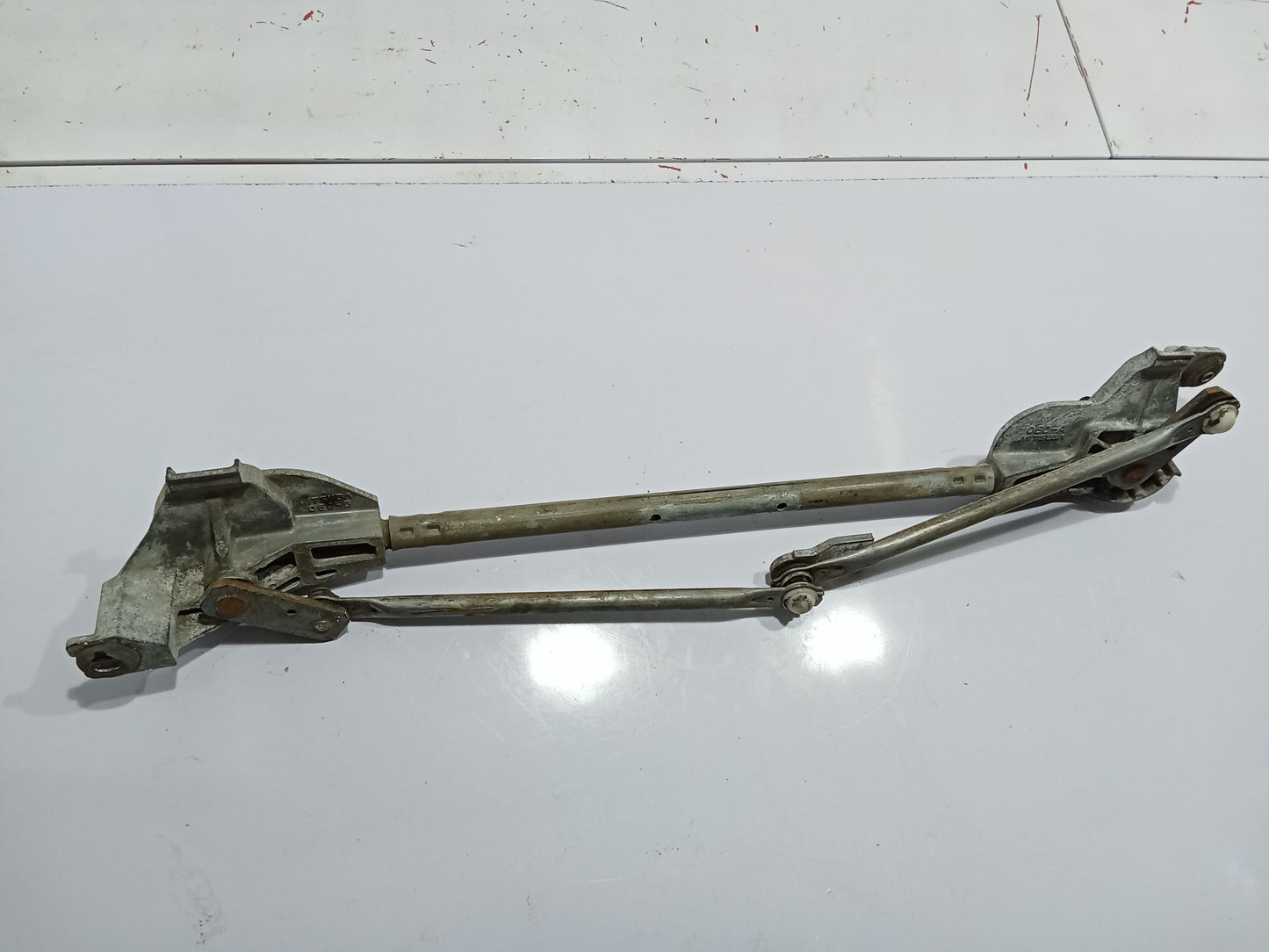 Nissan Navara 2004 Gas Wiper Linkage GENUINE ORIGINAL SURPLUS