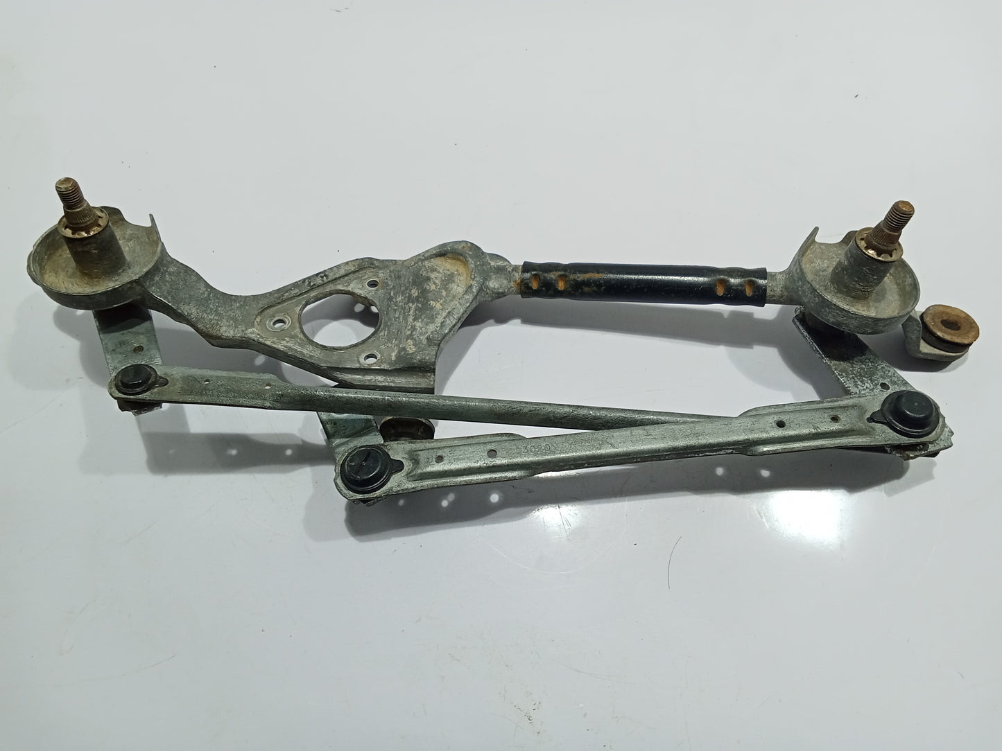 Hyundai Accent Wiper Linkage GENUINE ORIGINAL SURPLUS