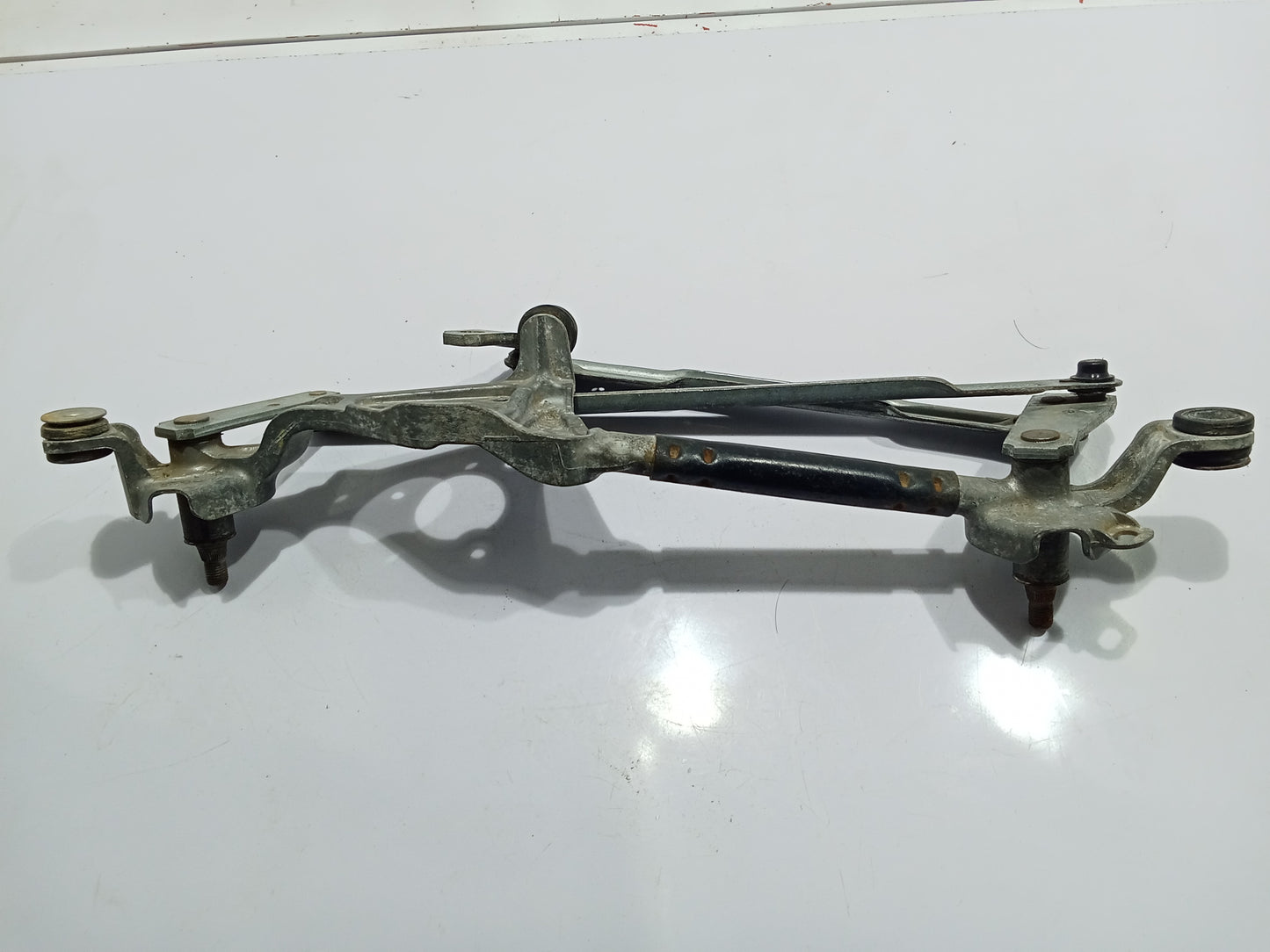 Hyundai Accent Wiper Linkage GENUINE ORIGINAL SURPLUS