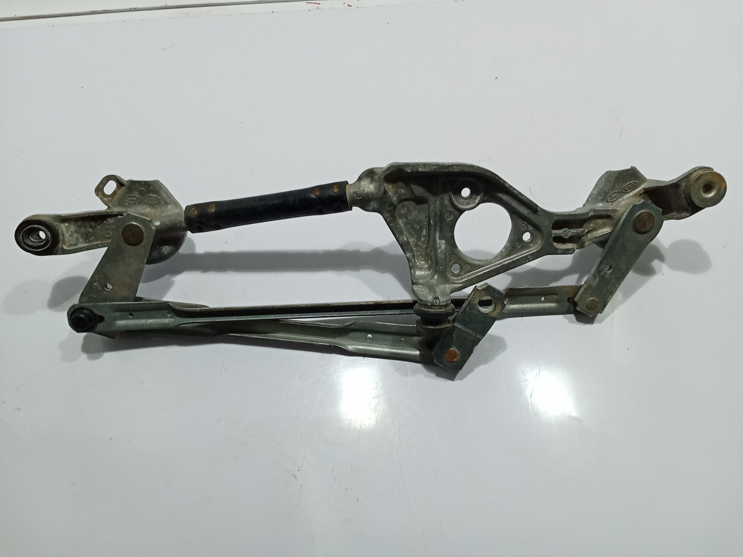 Hyundai Accent Wiper Linkage GENUINE ORIGINAL SURPLUS