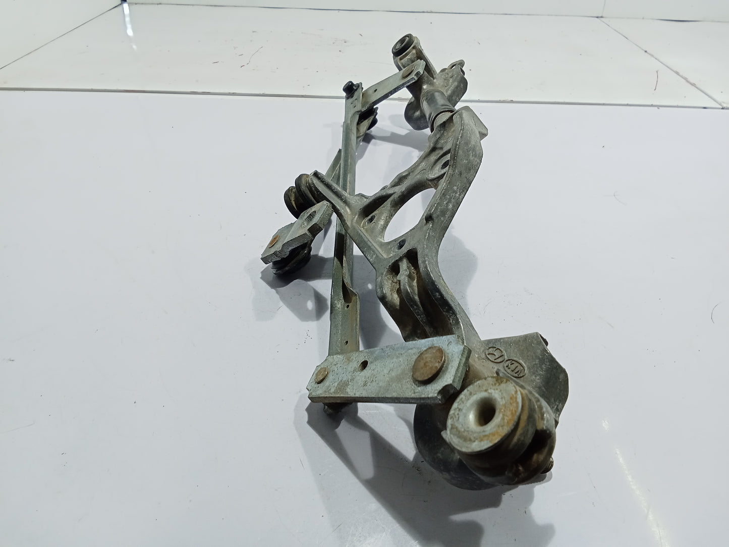Hyundai Accent Wiper Linkage GENUINE ORIGINAL SURPLUS