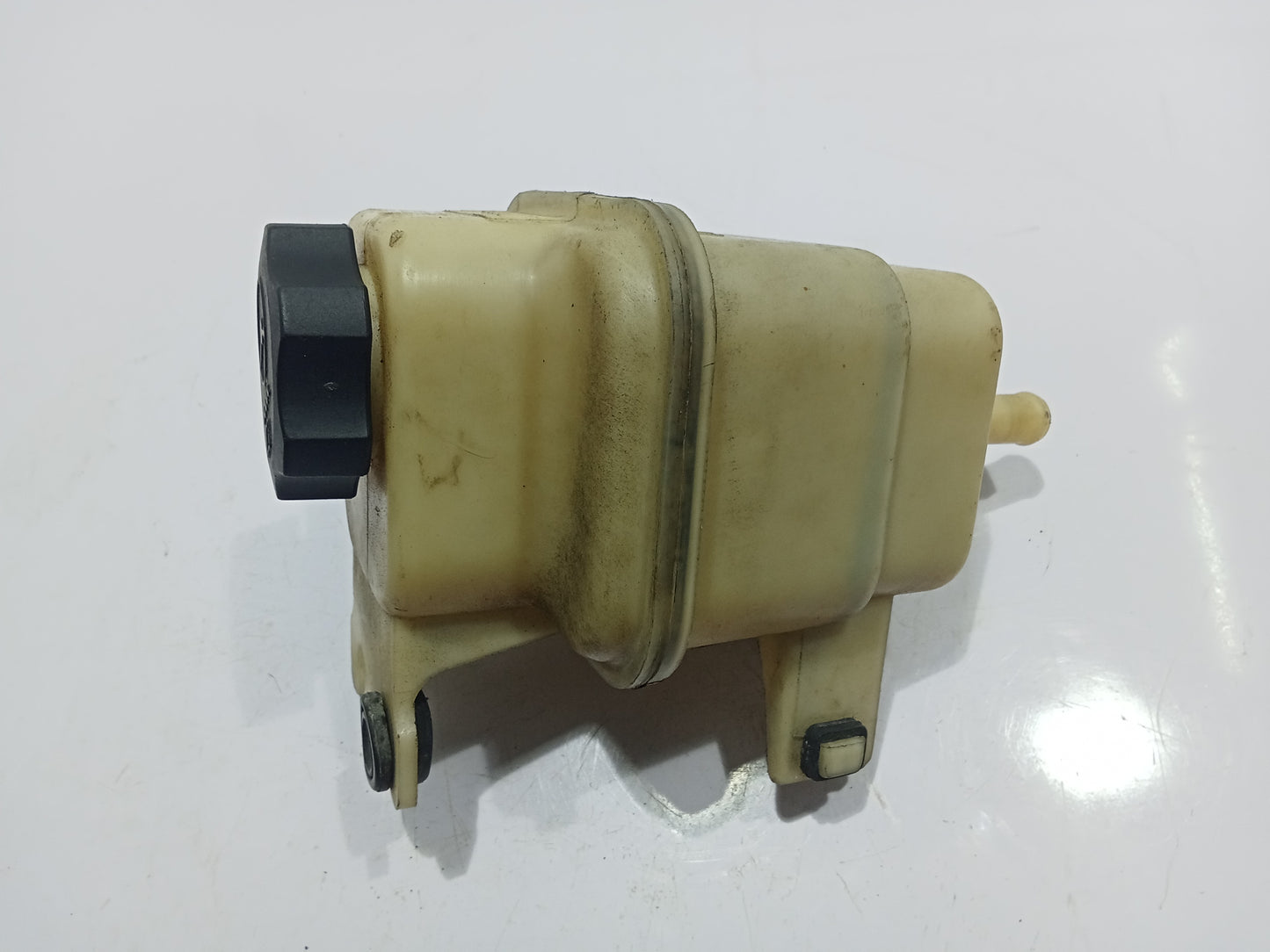 Chevrolet Spin 2015 Fluid Tank GENUINE ORIGINAL SURPLUS