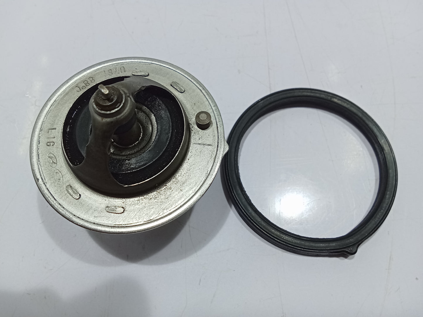 Hyundai Accent 2017 Gas Thermostat GENUINE ORIGINAL SURPLUS