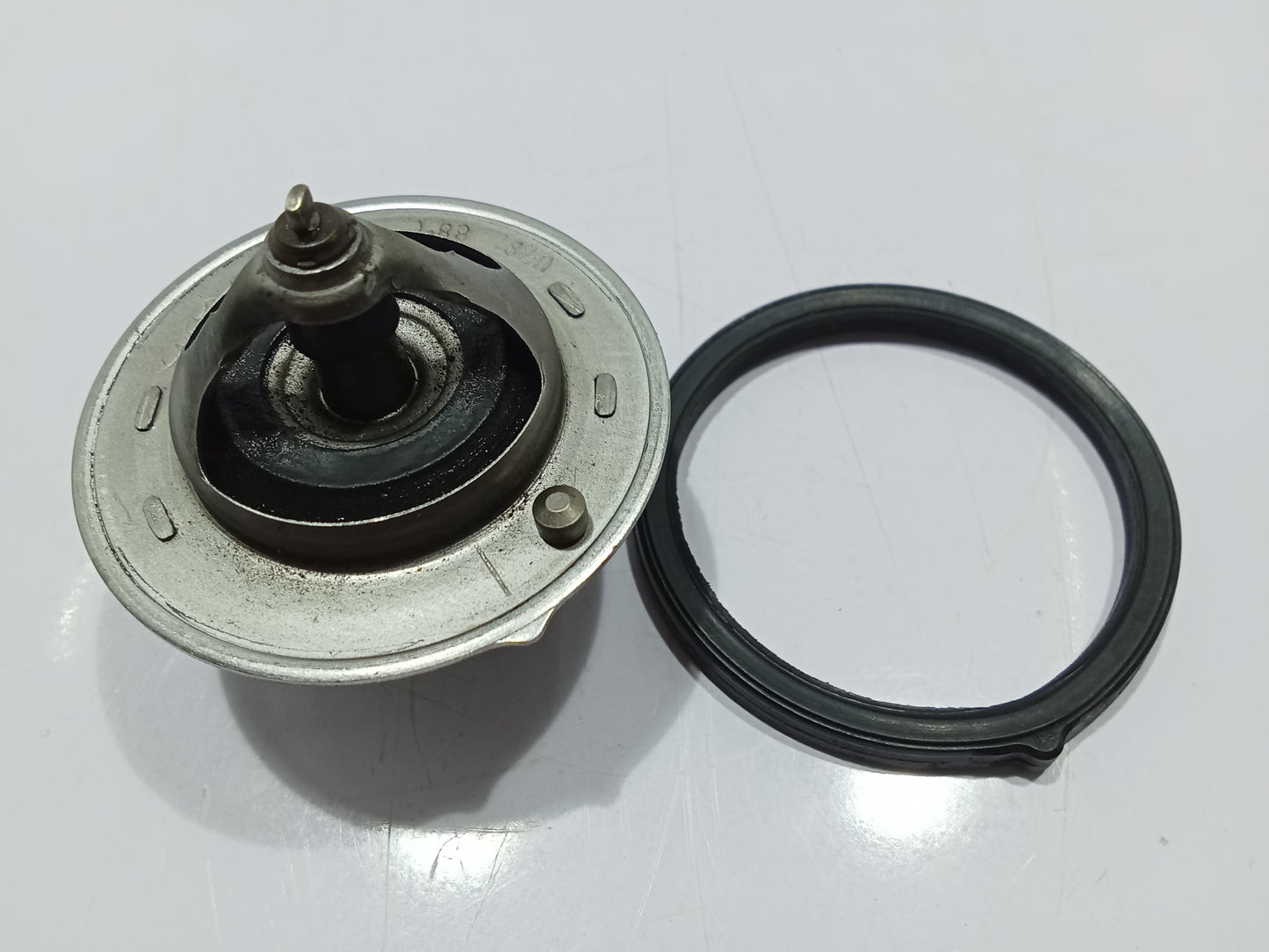 Hyundai Accent 2017 Gas Thermostat GENUINE ORIGINAL SURPLUS