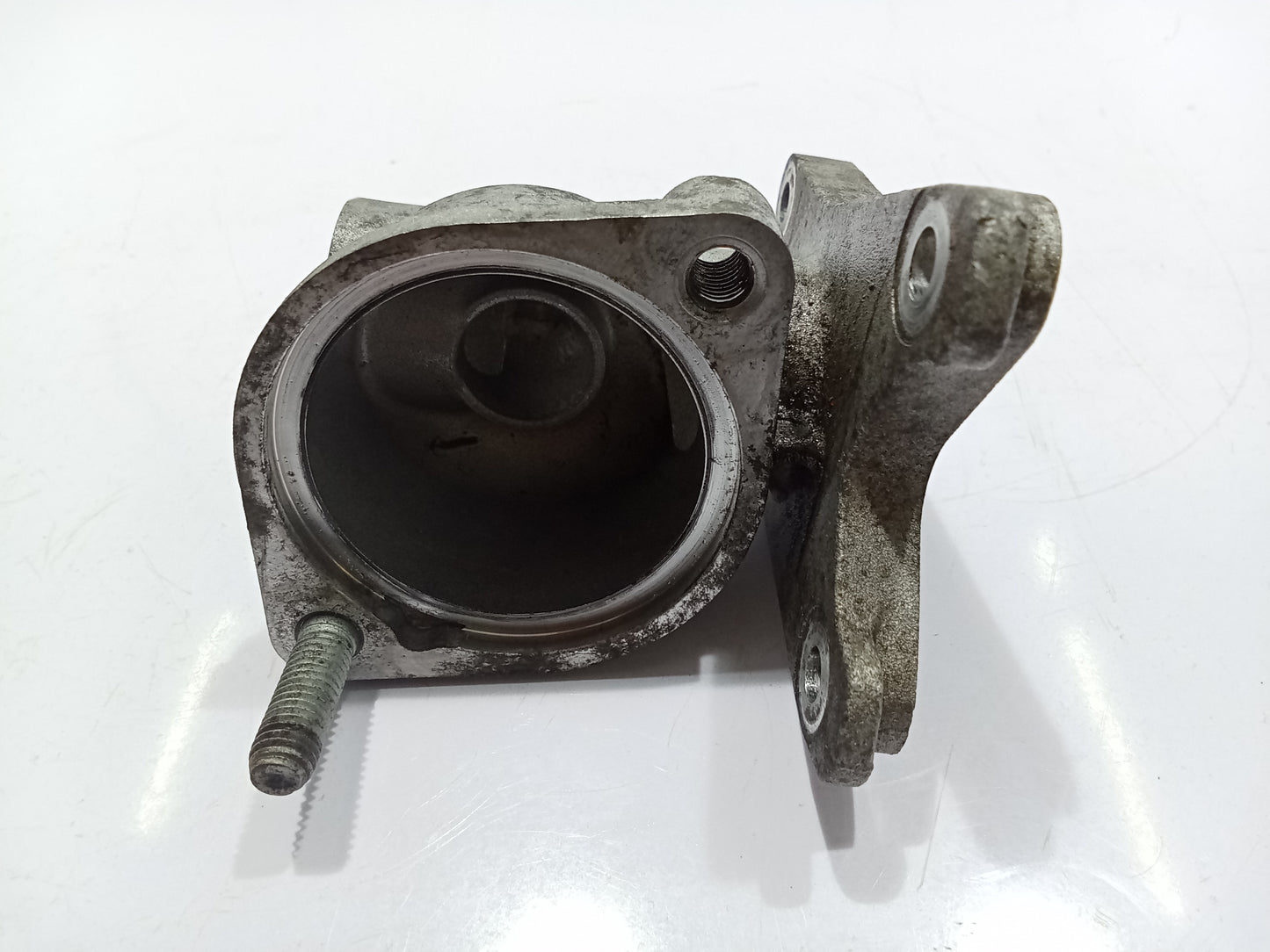 Hyundai Accent 2017 Gas Thermostat Housing GENUINE ORIGINAL SURPLUS
