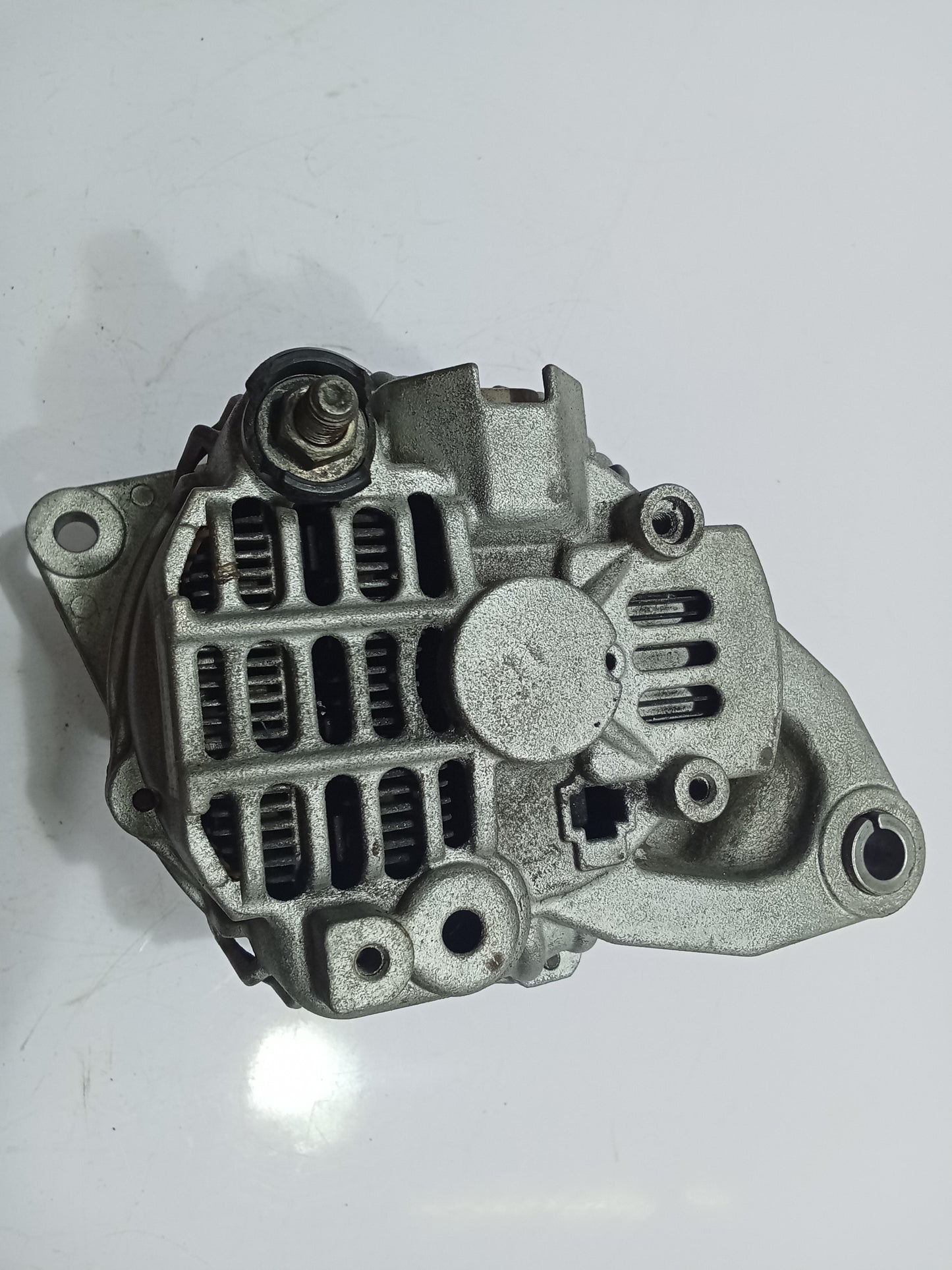 Ford Lynx 2002 Alternator GENUINE ORIGINAL SURPLUS