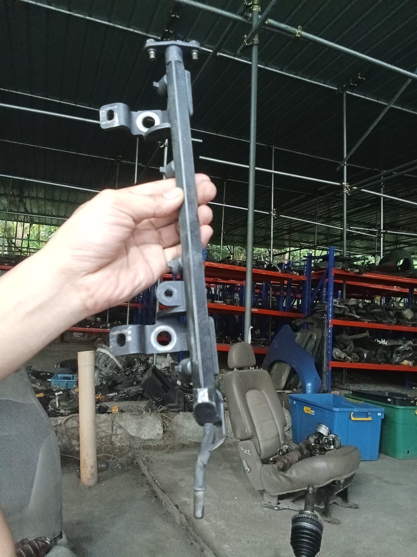 Ford Lynx 2002 Fuel Rail GENUINE ORIGINAL SURPLUS