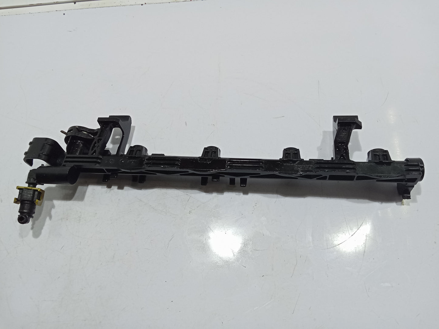 Ford Ecosport 1.5 Trend 2015 - 2019 Fuel Rail GENUINE ORIGINAL SURPLUS
