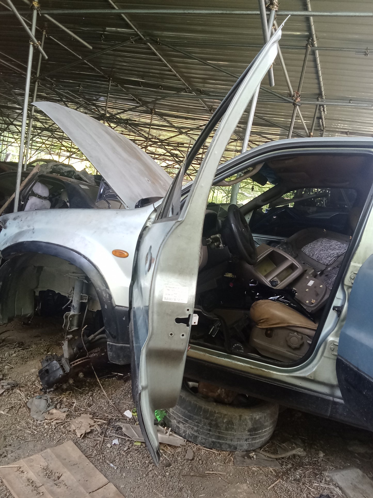 Ford Escape 2.0 Bare Door Shell Front Driver Side GENUINE ORIGINAL SURPLUS
