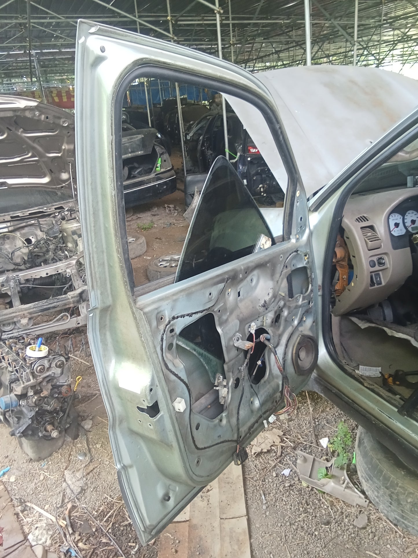 Ford Escape 2.0 Bare Door Shell Front Driver Side GENUINE ORIGINAL SURPLUS