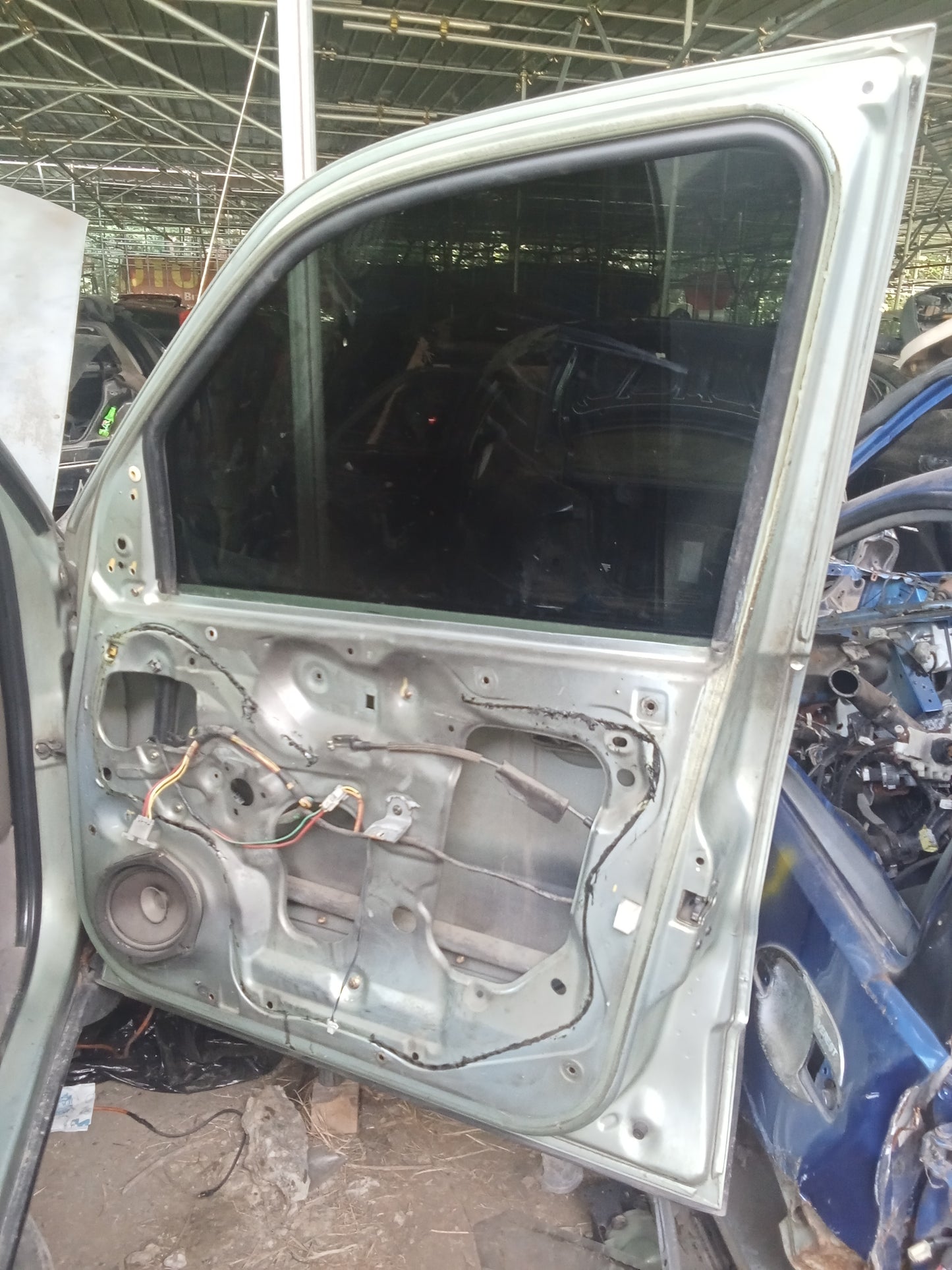 Ford Escape 2.0 Bare Door Shell Front Passenger Side GENUINE ORIGINAL SURPLUS