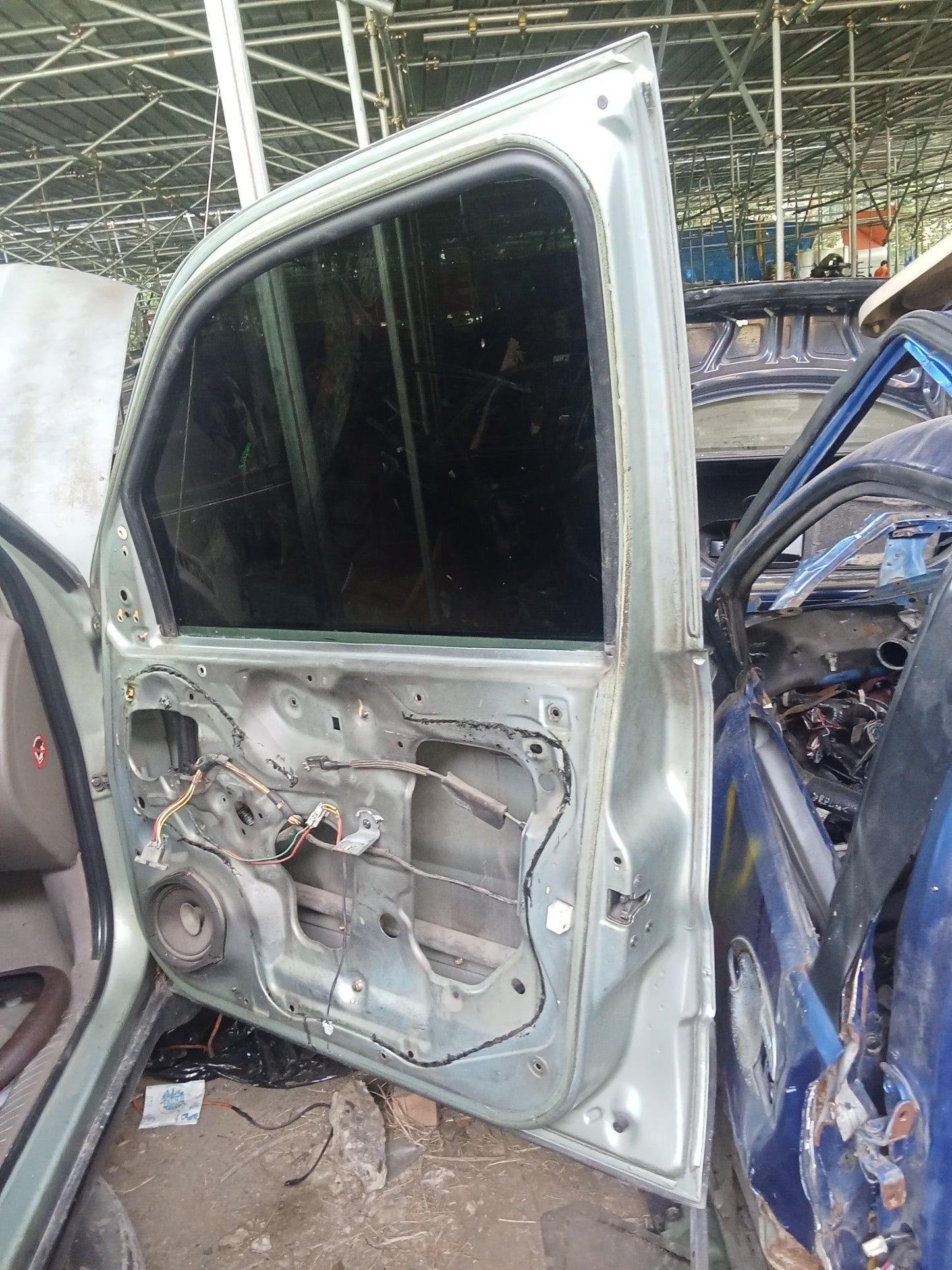 Ford Escape 2.0 Bare Door Shell Front Passenger Side GENUINE ORIGINAL SURPLUS