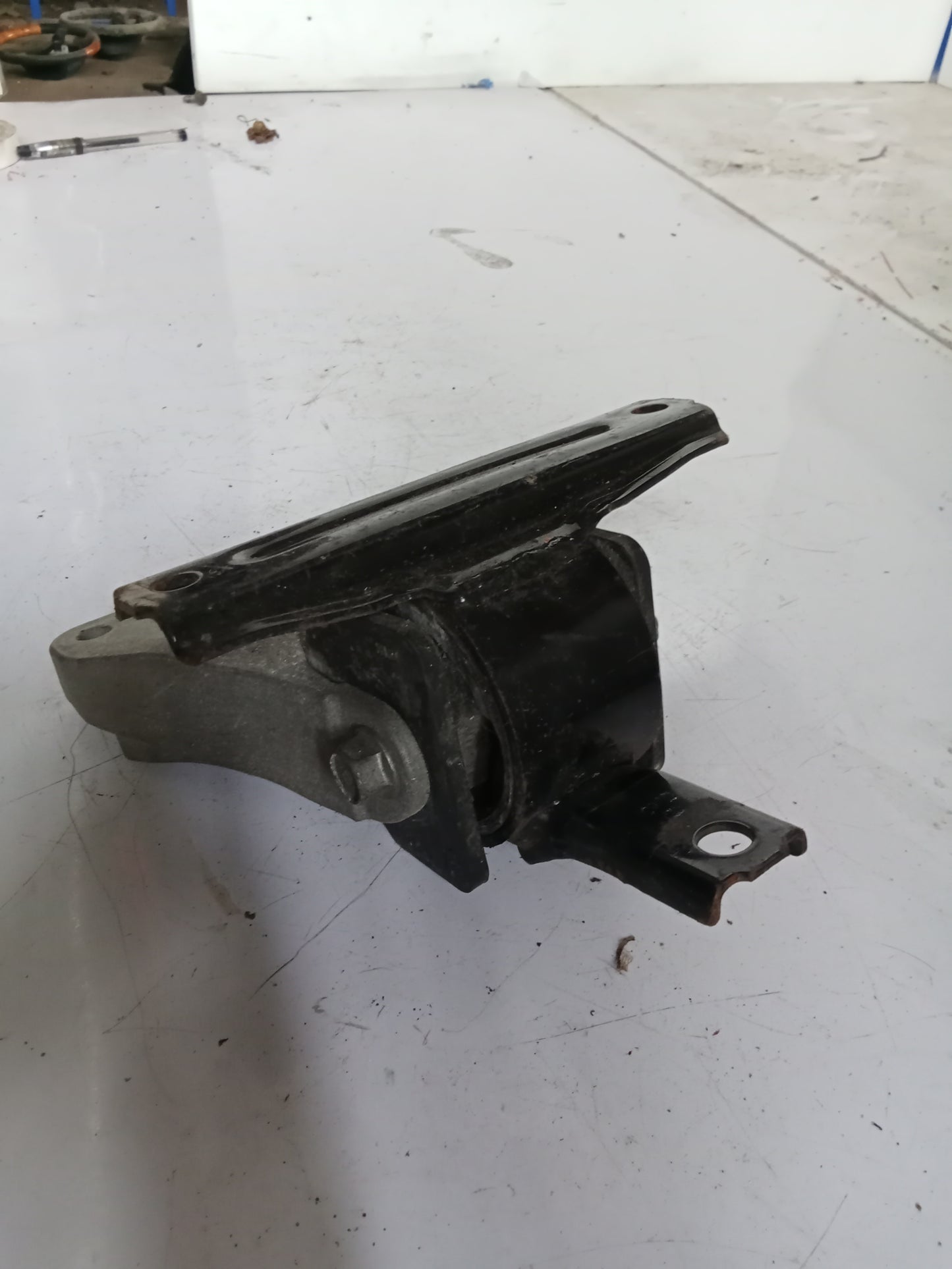 Engine Mount | Mitsubishi Lancer