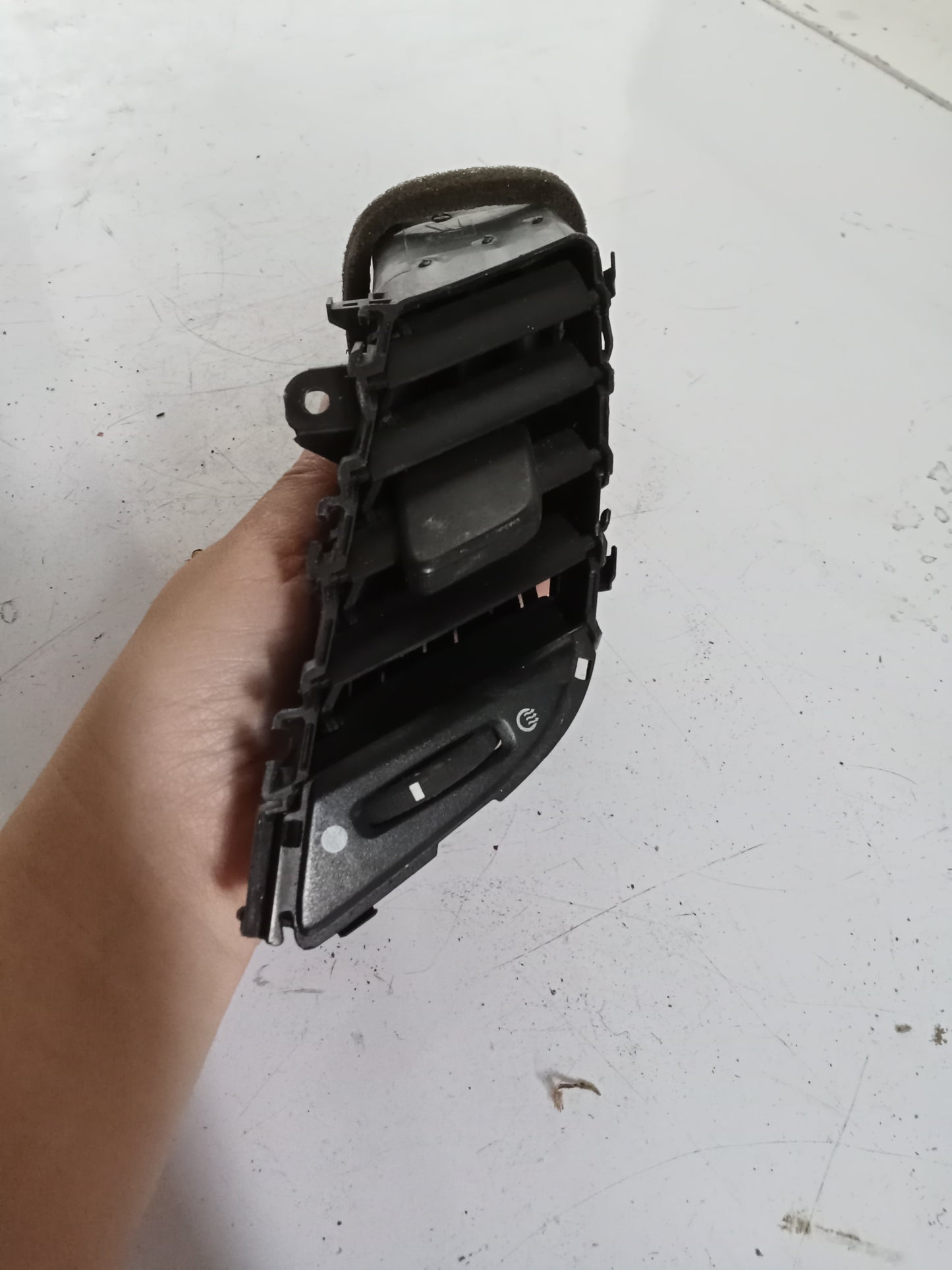 Aircon Vent R/S | Ford Fucos