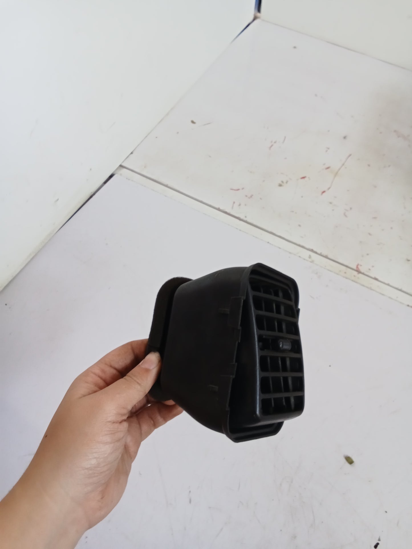 Aircon Vent R/S | Ford Escape 2.3