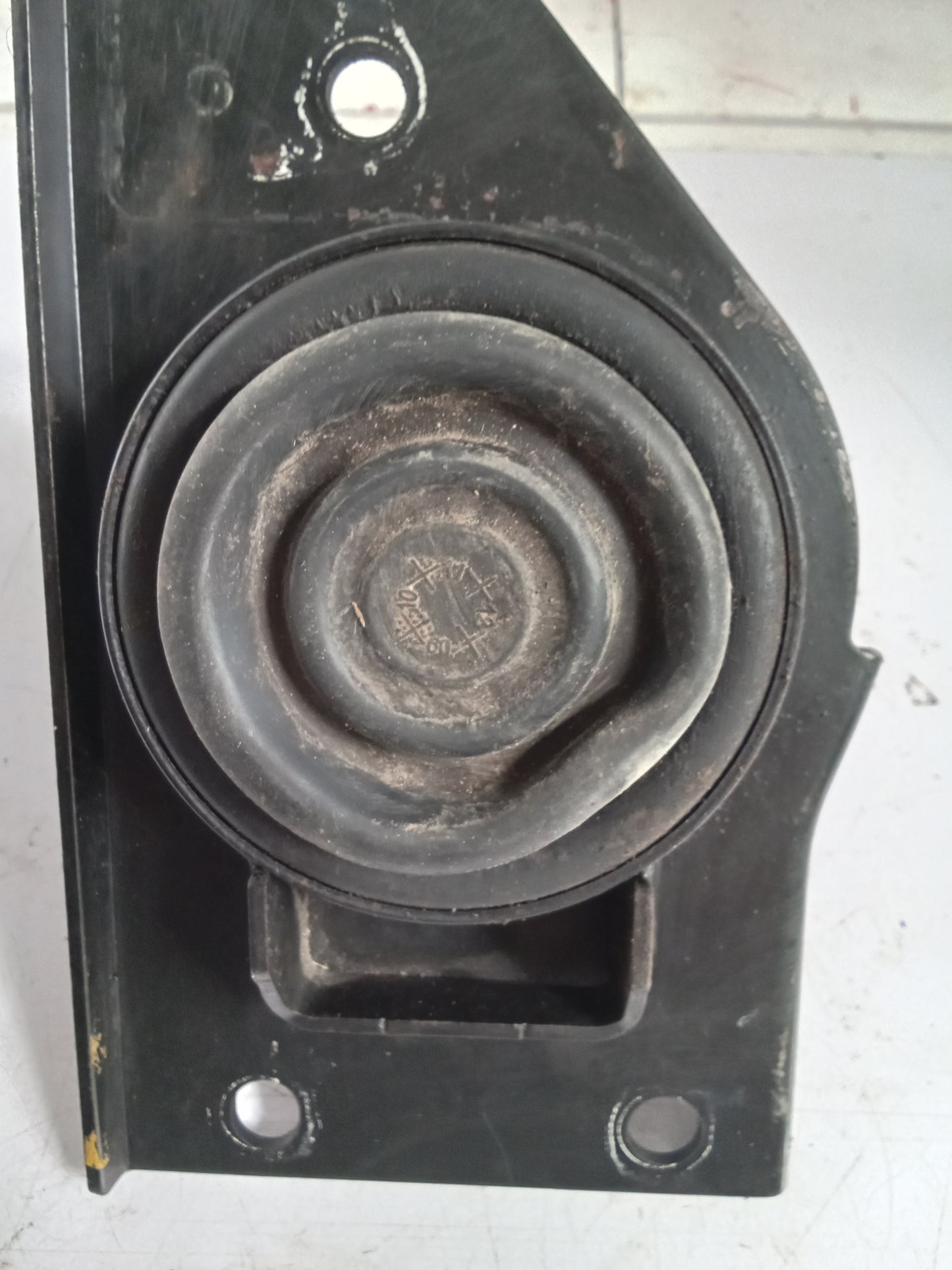 Engine Support | Ford Escape 2.3