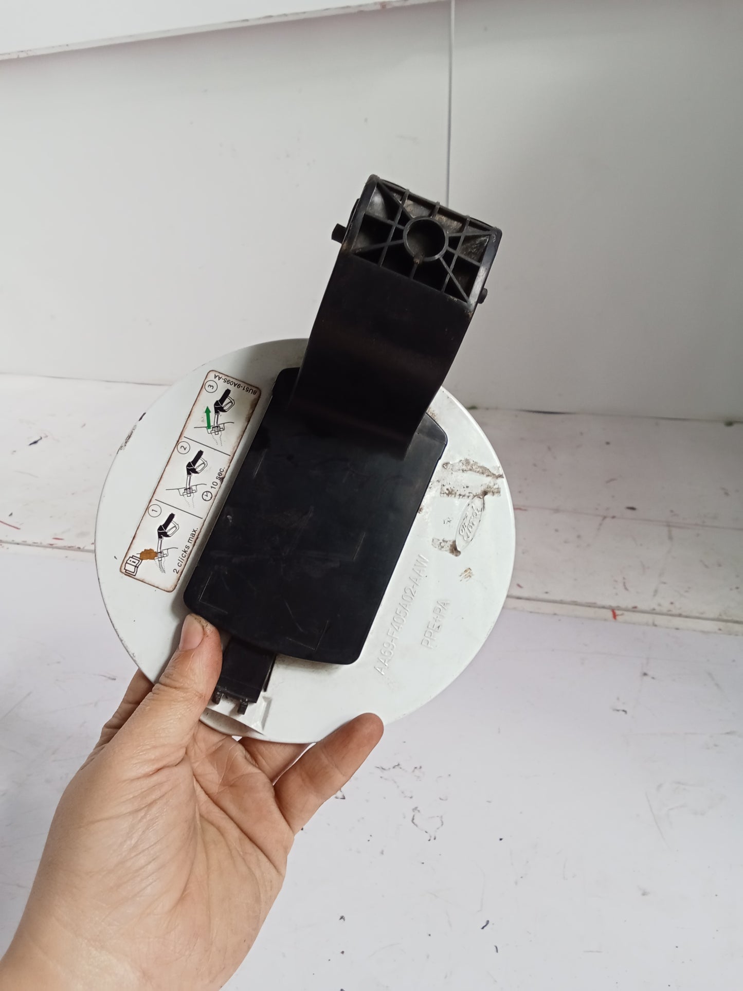 Outer Gas Tank Cover | Ford Fiesta 1.5