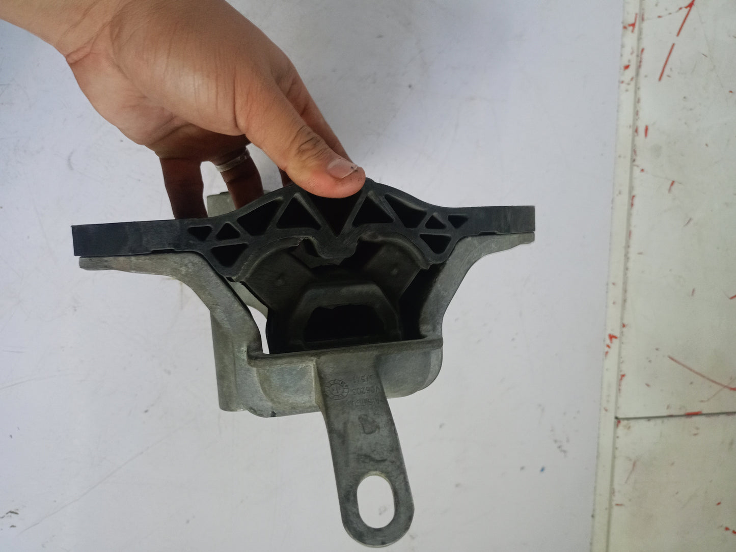 Engine Support | Chevrolet Cruze