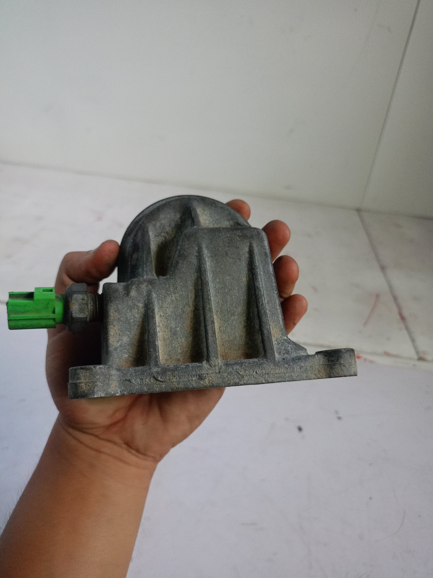Oil Filter Mounting | Ford Focus 2.0