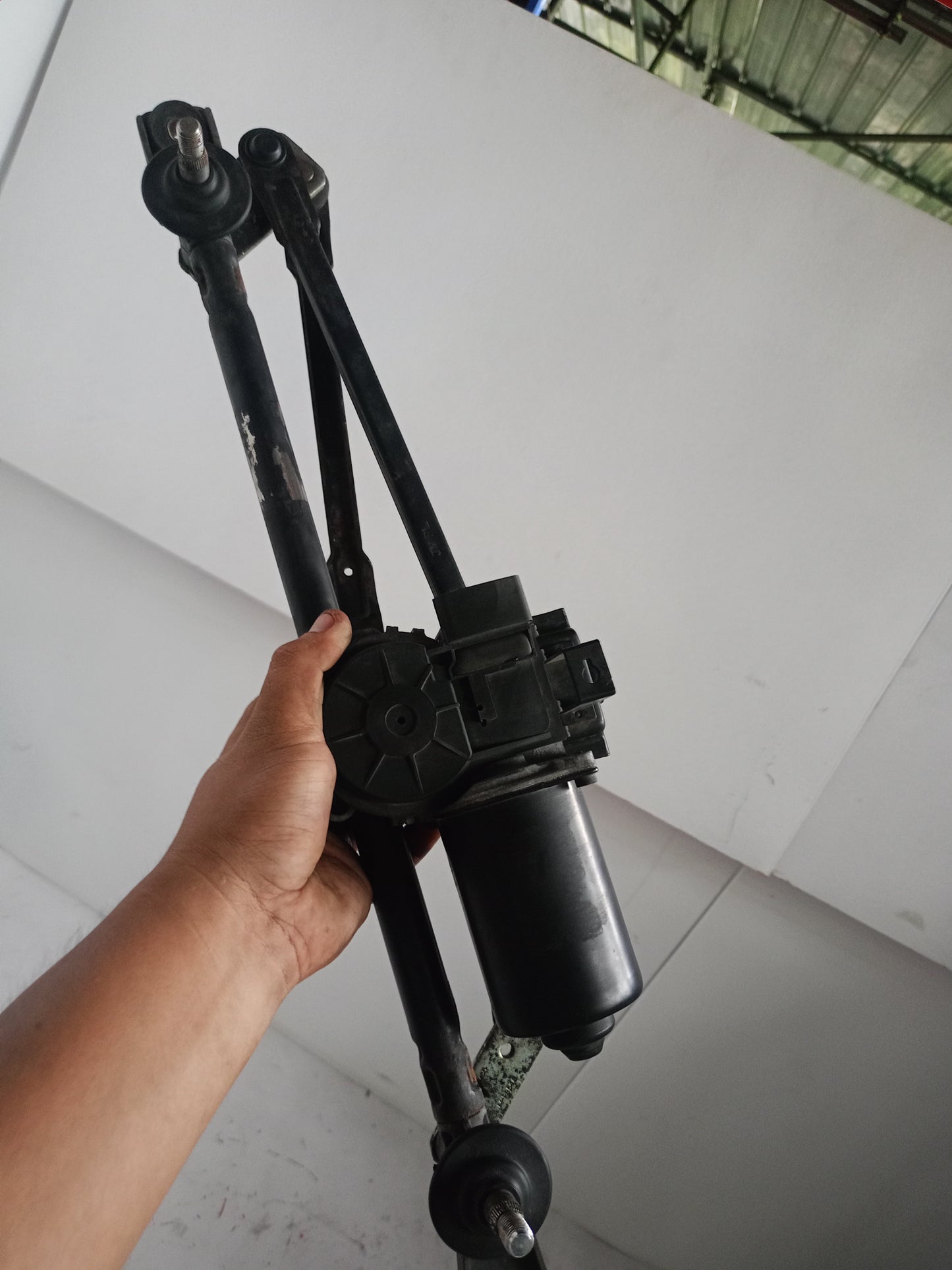 Wiper Linkage | Hyundai Tucson CRDI