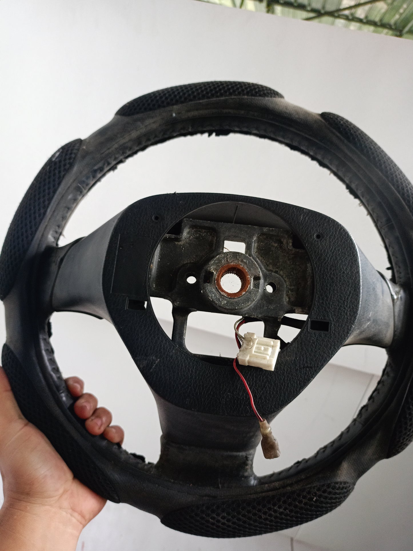 Steering Wheel | Mazda Tribute 2.3