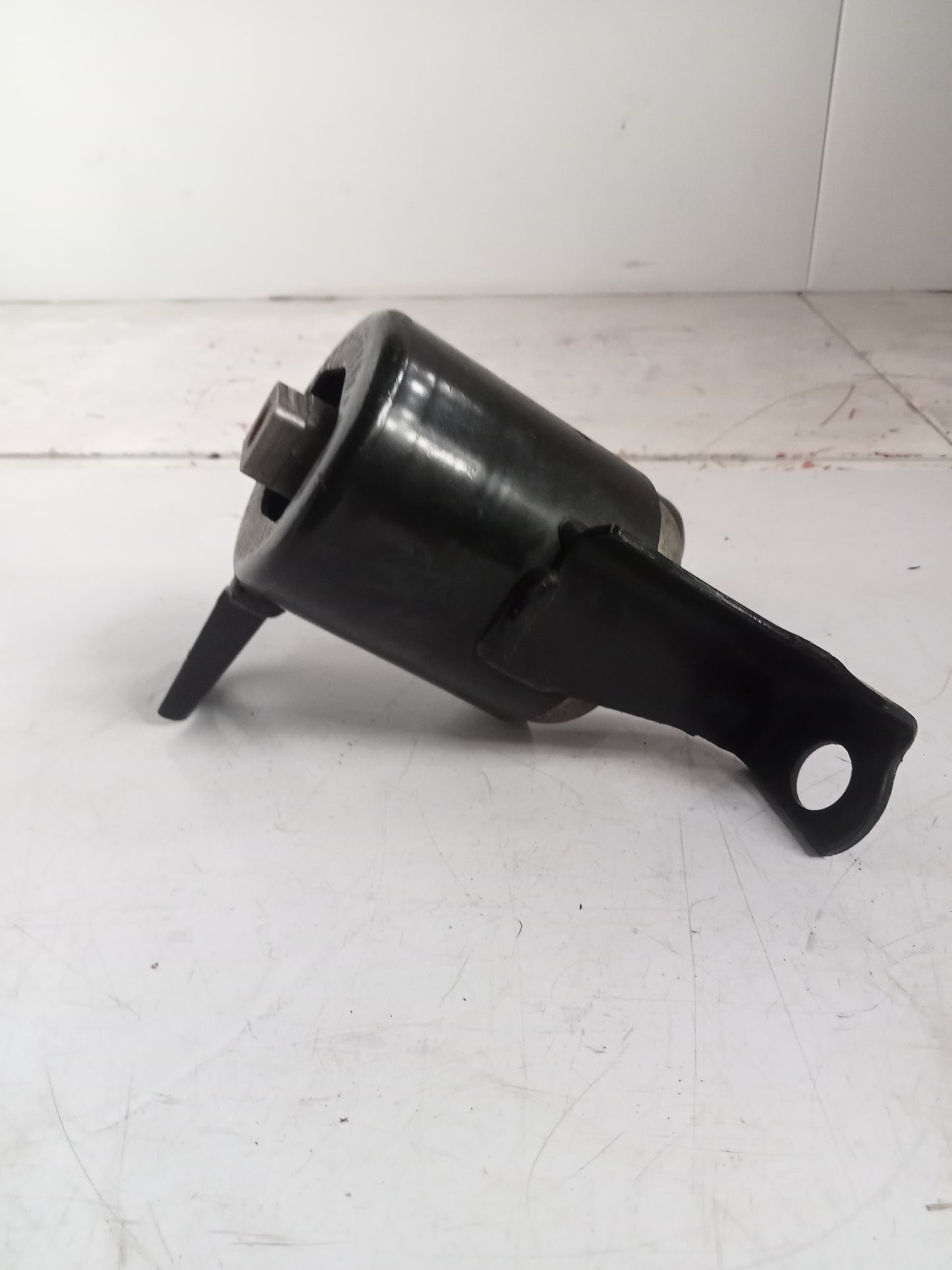 ENGINE SUPPORT - PASSENGER SIDE | FORD FIESTA 1.5