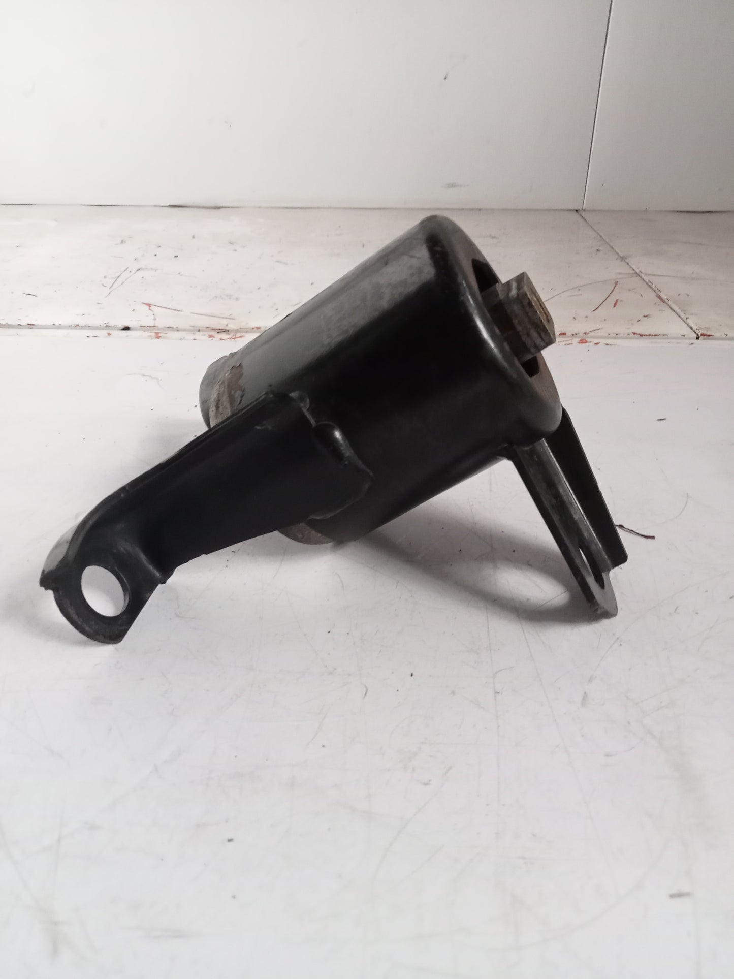 ENGINE SUPPORT - PASSENGER SIDE | FORD FIESTA 1.5