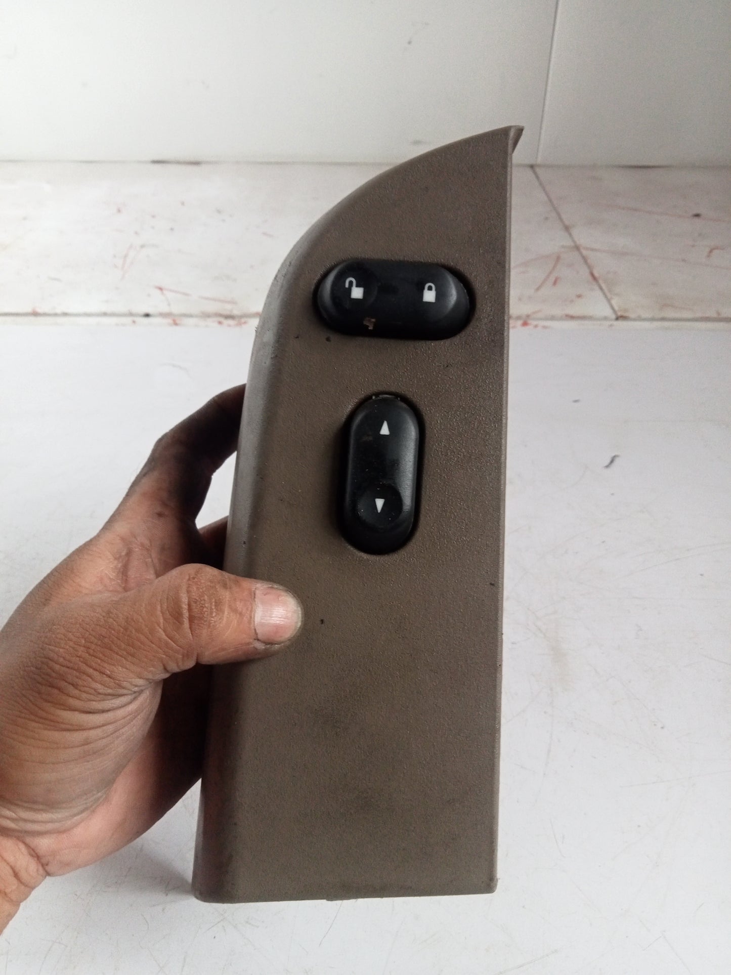 PASSENGER SIDE WINDOW SWITCH |  EXPLORER SPORTRACK