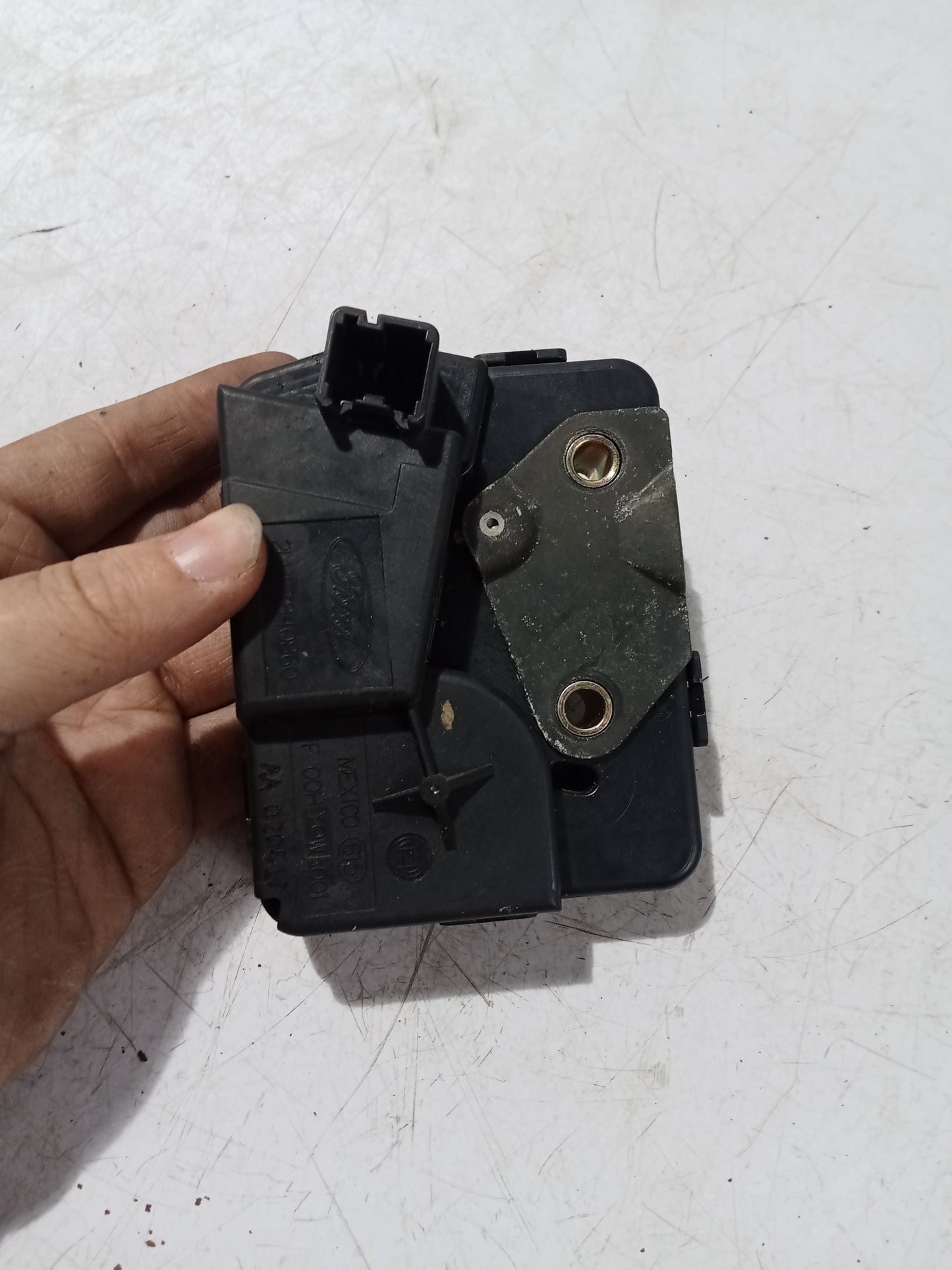 Window Latch Mechanism | Ford Expedition