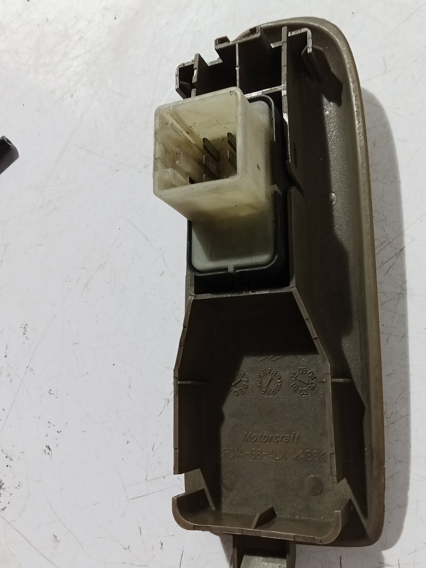 Window Switch R/P/S | Ford Escape 2.3
