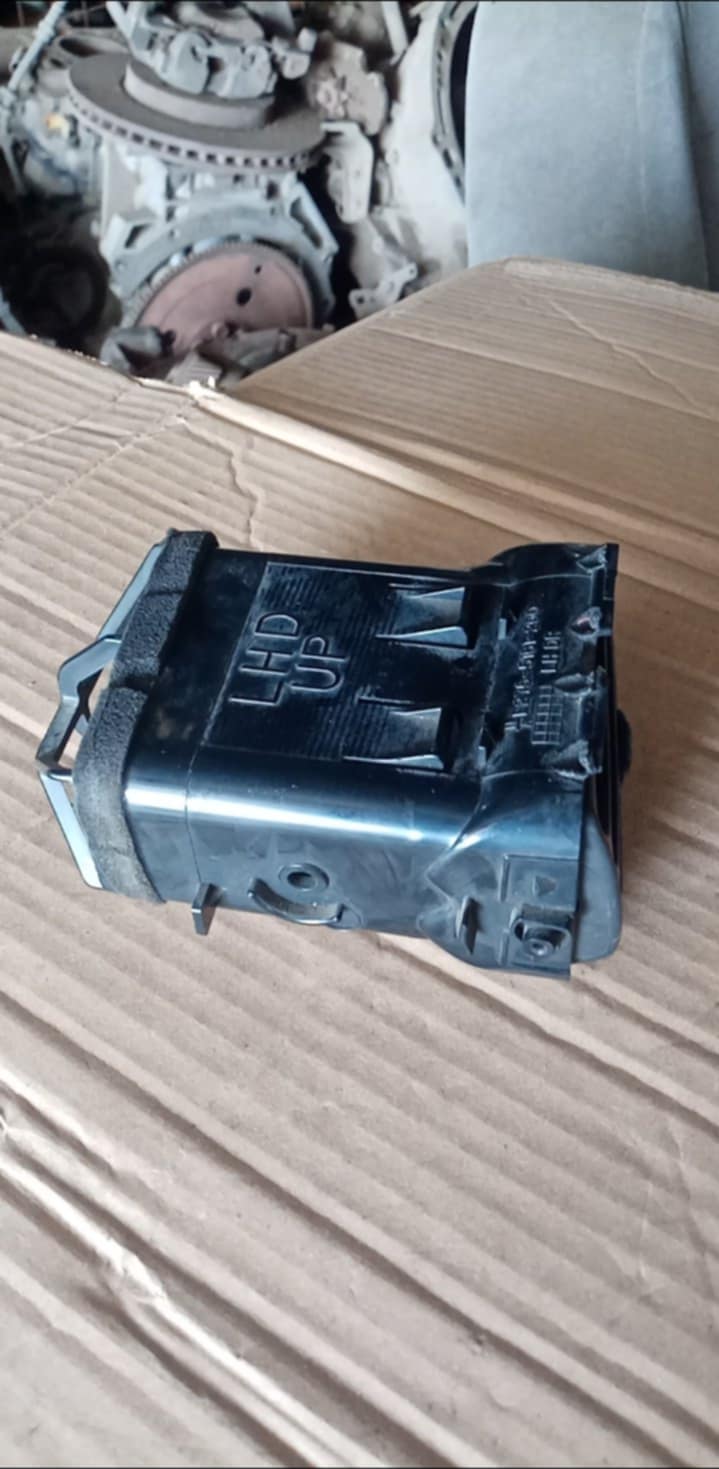 Nissan Eccs Air-Con Louver