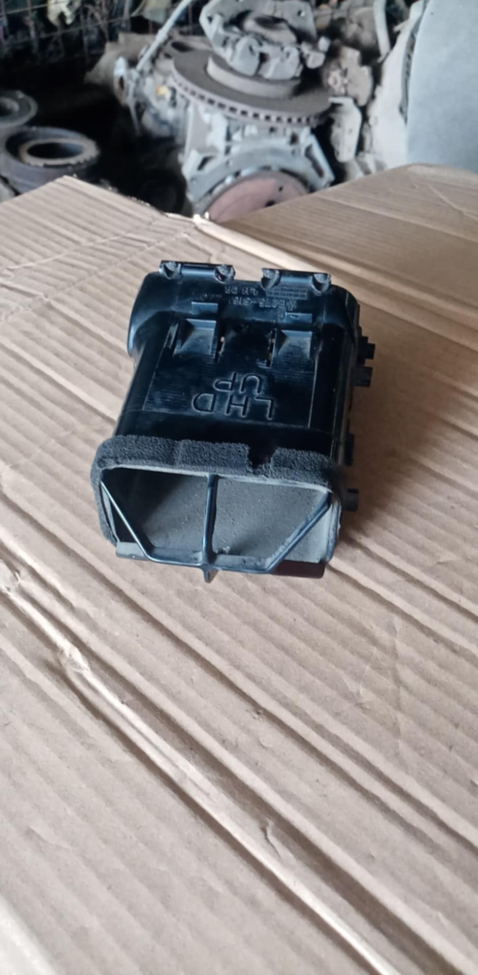 Nissan Eccs Air-Con Louver