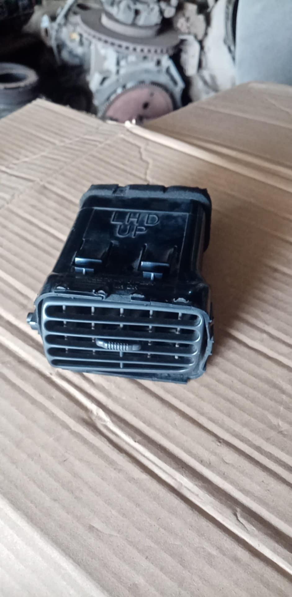 Nissan Eccs Air-Con Louver